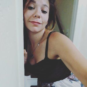 Meet your Posher, Hallie